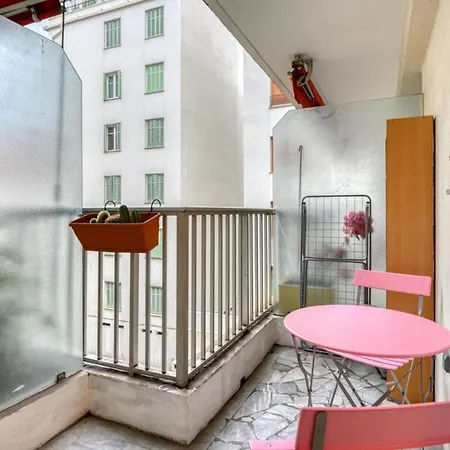 Studio Close To All Hyper Central Amenities Apartment Nice