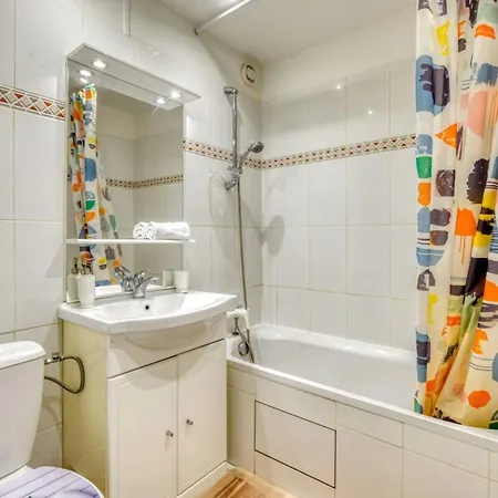 Studio Close To All Hyper Central Amenities Apartment